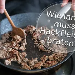 Gebratenes Hackfleisch in einer Pfanne, bereit für die nächste Mahlzeit.