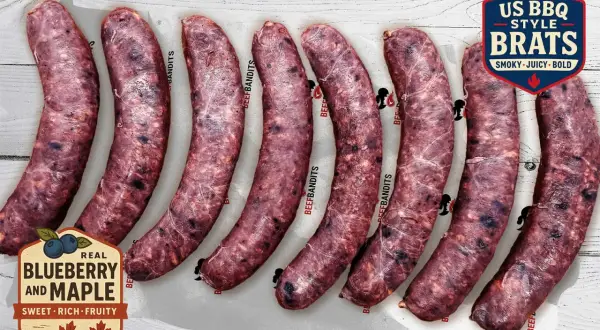 Zehn rohe US BBQ Style Brats, Blueberry & Maple Geschmack. Das bratwurst gewicht ist perfekt für den Grill.