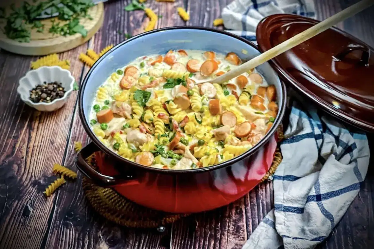 Cremiger Friss-dich-dumm-Topf mit Hackfleisch und Käse